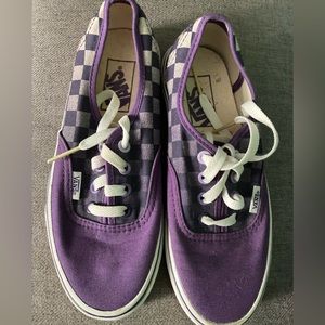 Vintage, purple vans, size 5 & 1/2 woman’s or 4 men! Adorable!!